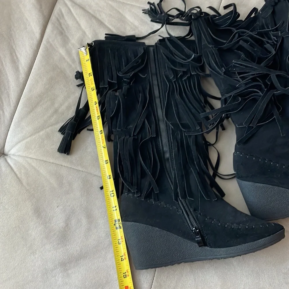 Black fringe below the knee boot wedge heel tassle - Picture 6 of 6